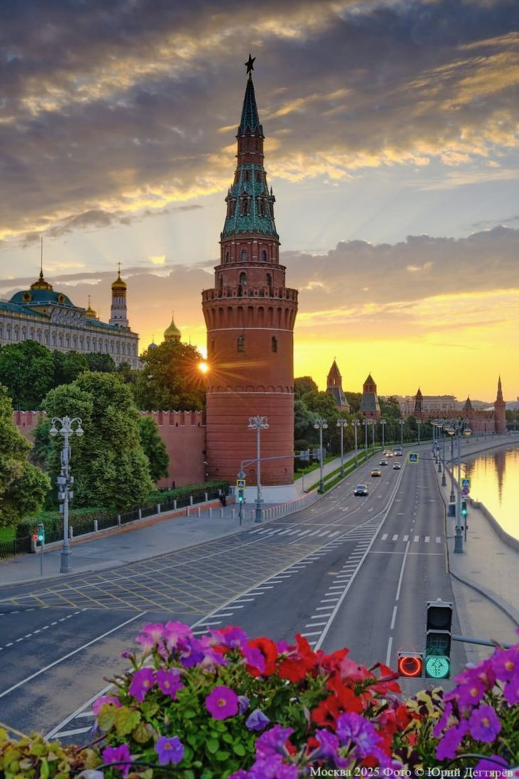 Москва, это рассвет или закат? #москва #кремль